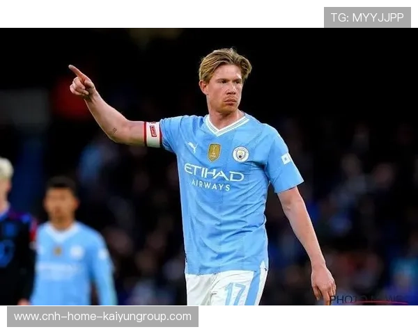 德布劳内边路挑传创造转移空档，曼城攻势层层递进