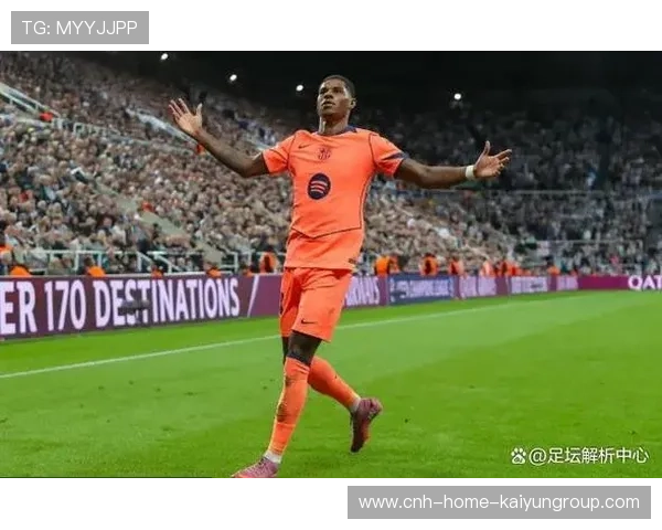 拉什福德回传队友门前补射得分