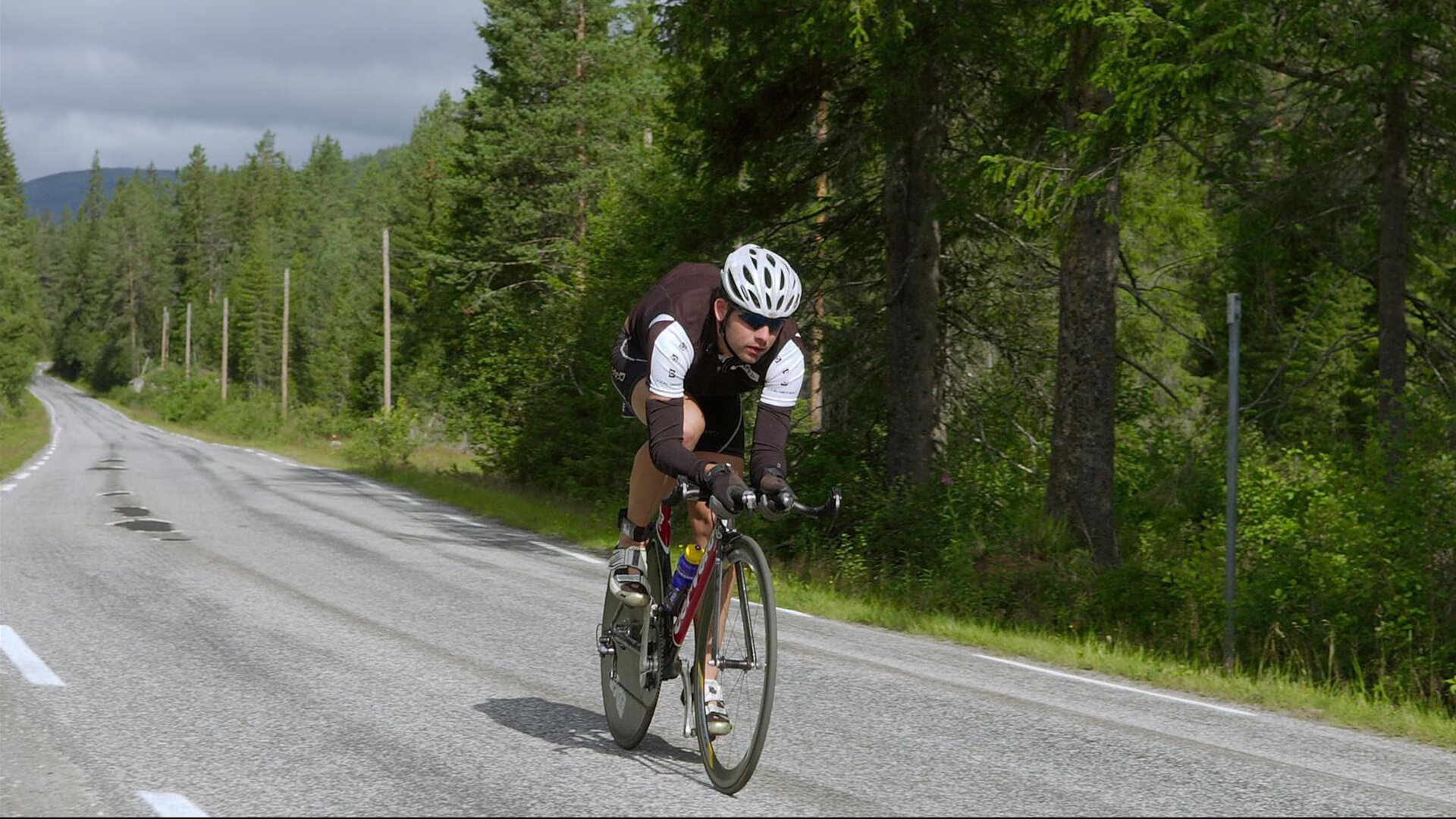 冰上龙舟锦标赛 东北赛区冰面竞速惊险刺激
